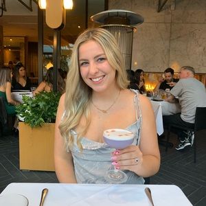 Meet your Posher, Aly